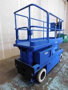lot 2 image: Aichi SV06A Scissor Man Lift
