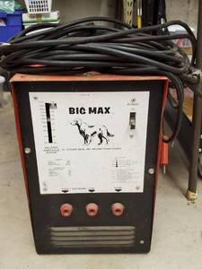 lot 7 image: 220 Volt Big Max Welder