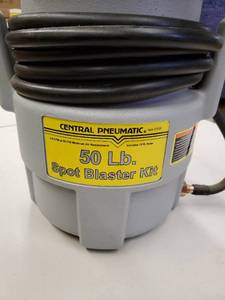 lot 10 image: Portable Blasting Unit