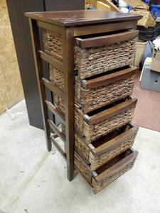 lot 117 image: Storage Basket Stand 5 ft X 1 ft