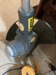 lot 129 image: Lynxx 40V Weed Trimmer