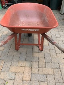 lot 135 image: True Temper Wheel Barrow