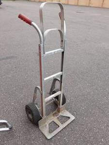 lot 3 image: Aluminum 2-Wheel Dolly