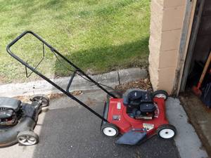 lot 20 image: Rally 3.5 Hp. 20 Lawn Mower (Turn Over With Compression)