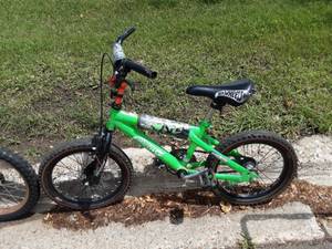 lot 22 image: Hot Wheels Speed Demon 16 Bike With Hot Wheels Red Line Tires