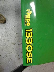 (Near New) JD 1330 SE 30 Snowblower