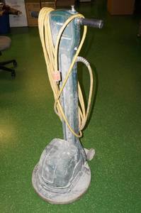 lot 4 image: Nobles Speedshine HD Low-Speed Floor Buffer
