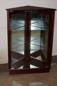 lot 29 image: Lighted Corner Display Cabinet