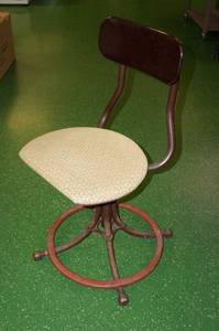 lot 3 image: Antique Western Electric Swivel Operators Chair
