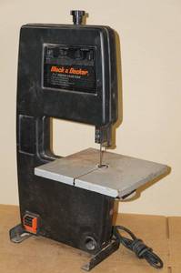 lot 44 image: Black & Decker 7-12 Power Band Saw