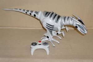 lot 78 image: WowWee Robo Raptor Toy