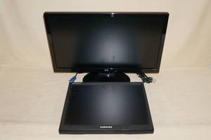 lot 90 image: 2 LCD Computer Monitors