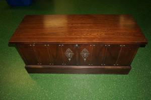 lot 103 image: Lane Wood Chest
