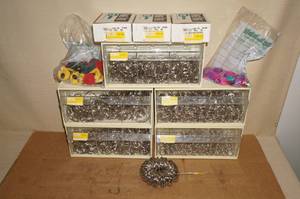 lot 173 image: Huge Assortment of Key Rings