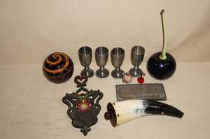 lot 192 image: Decorative Collectibles - Blown Glass