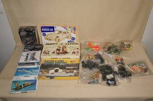 lot 187 image: Models and Railroad Accessories