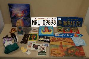 lot 196 image: Decorative Items from Hawaii