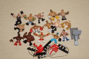 lot 81 image: Small Wrestling Action Figures with Ropes
