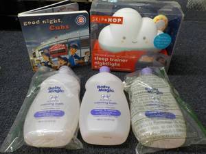 lot 15 image: Baby Magic 3 - 16 oz Bottles, Cubs ...