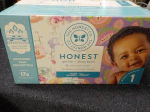 lot 18 image: Box of 80 Honest 8-14 lb. Diapers...