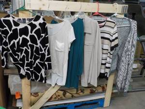 lot 35 image: Lot of Womens XL Clothing in a gre...