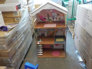 lot 57 image: Kid Kraft Playhouse 24 x 15 x 45...