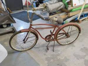 lot 90 image: Vintage Schwinn Tornado Bike...
