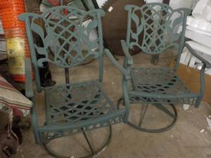 lot 95 image: Set of 2 Metal Outdoor Swivel Rocke...