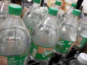 lot 170 image: 7 - 18.5 oz Bottles Sriracha Hot Ch...