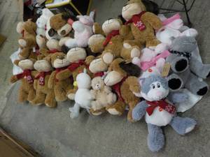 lot 185 image: Lot of Stuffed Animals all new...