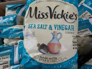 lot 206 image: Case of 64 - .375 oz Bags Miss Vick...