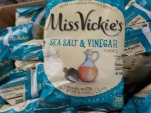 lot 213 image: Case of 64 - .375 oz Bags Miss Vick...