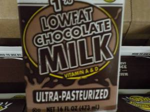 lot 290 image: Case of 12 - 16 oz Low Fat Chocolat...