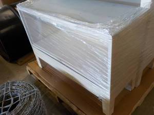 lot 337 image: Metal Base Cabinet 33 x 14 x 21...