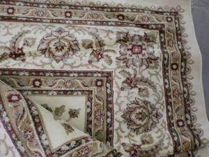 lot 376 image: Classic Agra Collection unique Loom...
