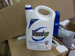 lot 393 image: 1 Gallon Round Up Weed and Grass Ki...