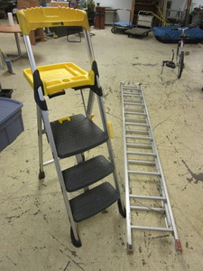 lot 409 image: COSCO STEP LADDER, SEARS ALUMINUM EXTENSION LADDER