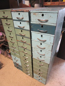 lot 417 image: HARDWARE STORAGE CABINETS, WITH MISCELLANEOUS HARDWARE