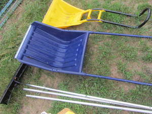 Roof Shovels & Rake
