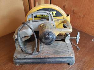 lot 6 image: DeWalt Chop Saw