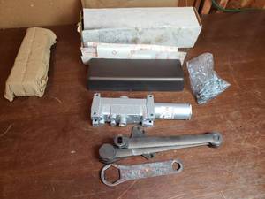 lot 15 image: Unused Commercial Door Closer