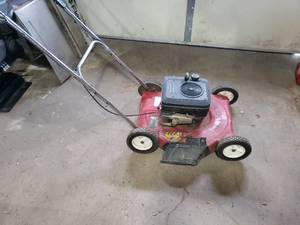 lot 36 image: Murray Push Mower