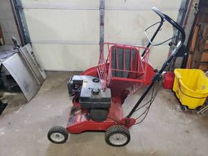 lot 37 image: Troy-Bilt Chipper Vac