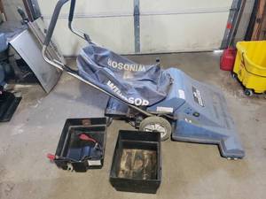 lot 38 image: Windsor Maximatic Commercial Vacuum
