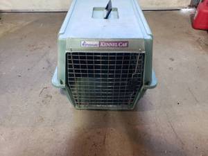 lot 42 image: Petmate Kennel Cab