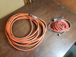 lot 58 image: 2 Air Hoses