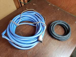 lot 63 image: 2 Hoses