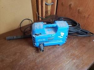 lot 68 image: 1400 PSI Electric Pressure Washer