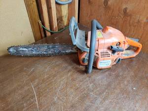 lot 81 image: Husqvarna 435 Chainsaw