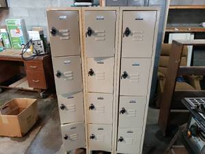 lot 90 image: 12 Locker Locker Bank